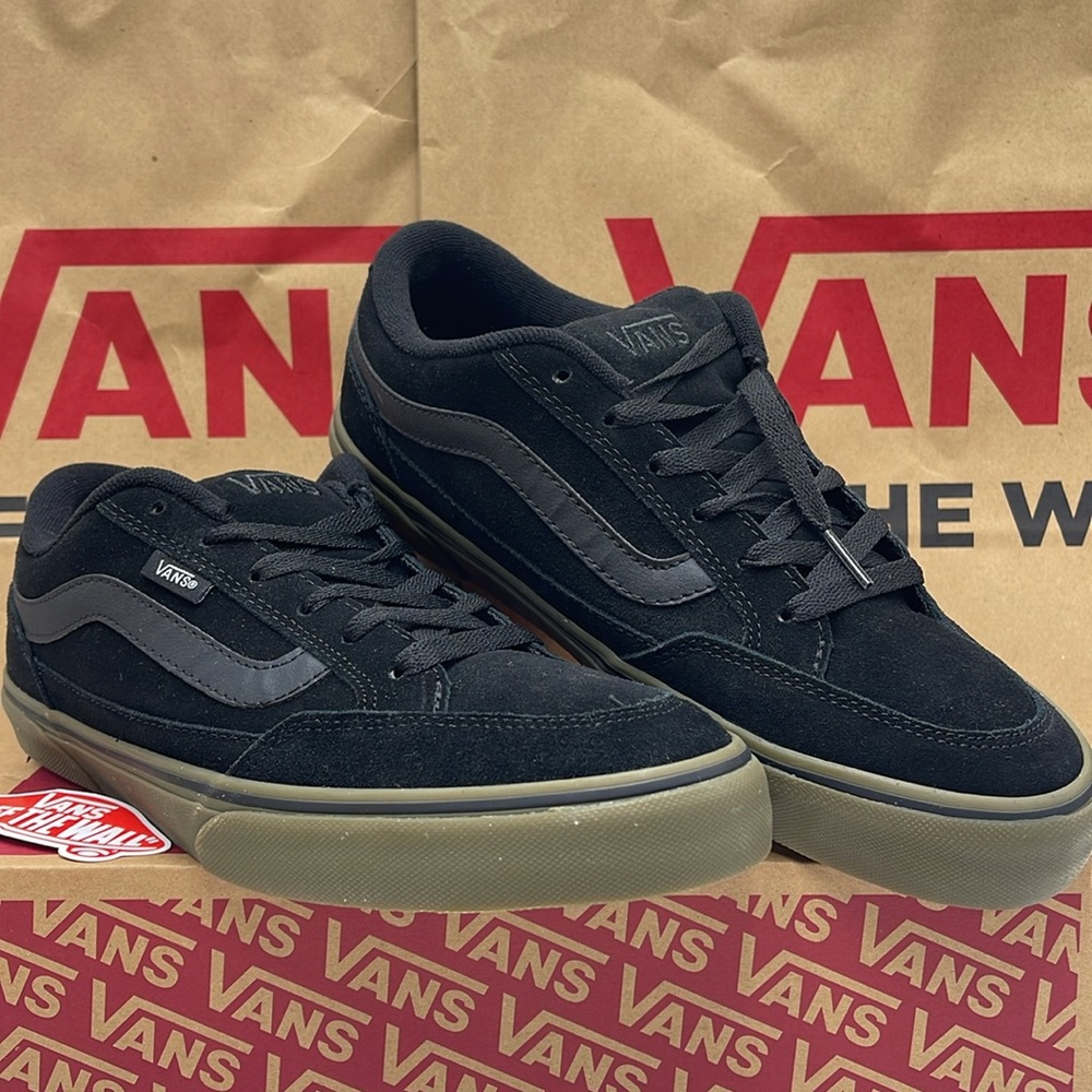 Vans WMNS Bearcat Black/Dark Gum
VN000DT239L
Sneakers - Picture 5 of 16